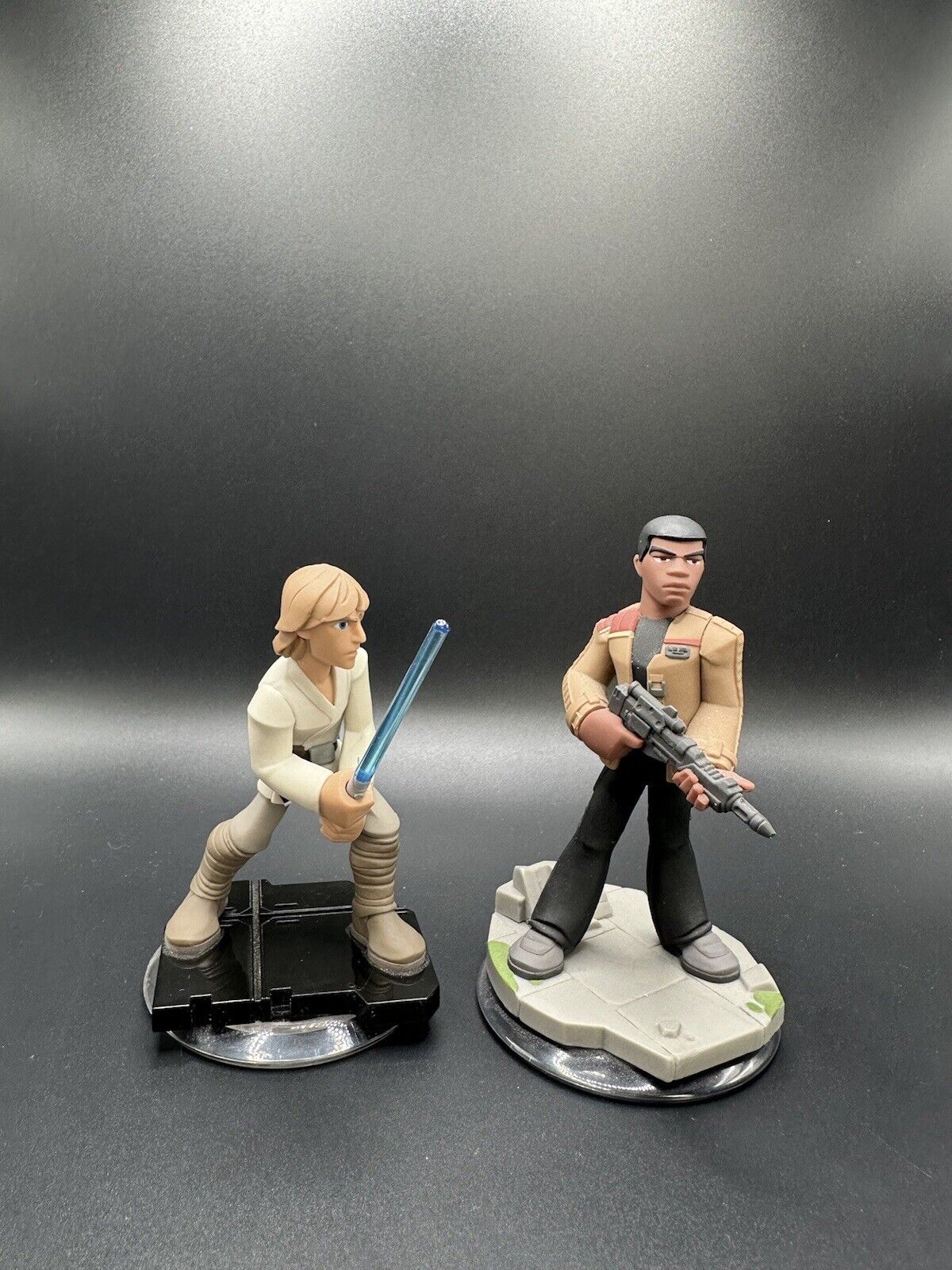 Disney Infinity Star Wars - Lot Of 2 - Luke Skywalker & Finn