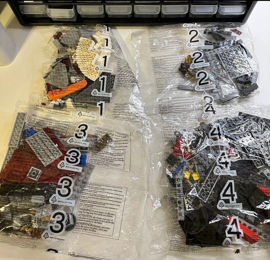 LEGO Star Wars: Palpatine's Arrest (9526) NO MINIFIGURES PARTIALLY SEALED