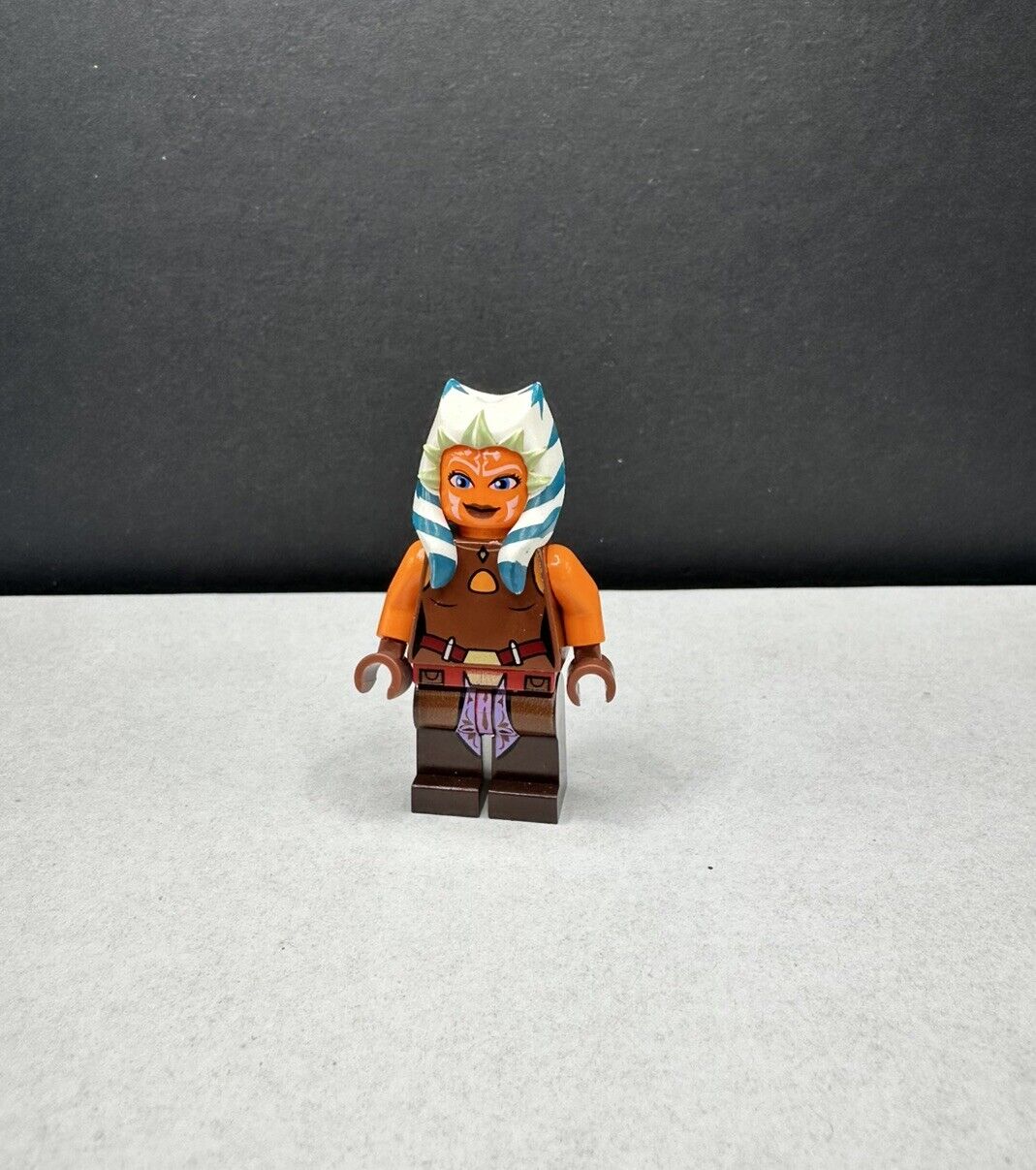 Lego Minifigure Ahsoka Tano Star Wars SW0452 from sets 75046 75013 BRAND NEW