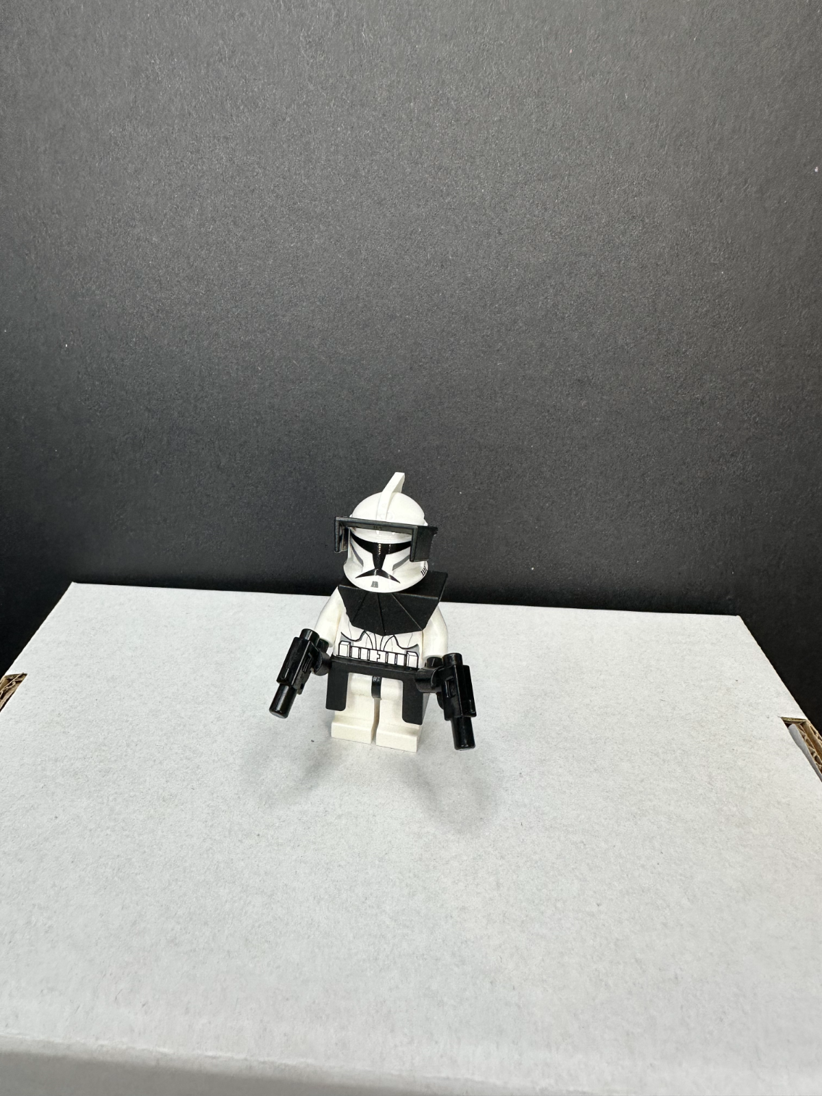 LEGO Phase 1 Clone Trooper sw0223 Black Visor, Kama, Pauldron, MINT W/ BLASTERS