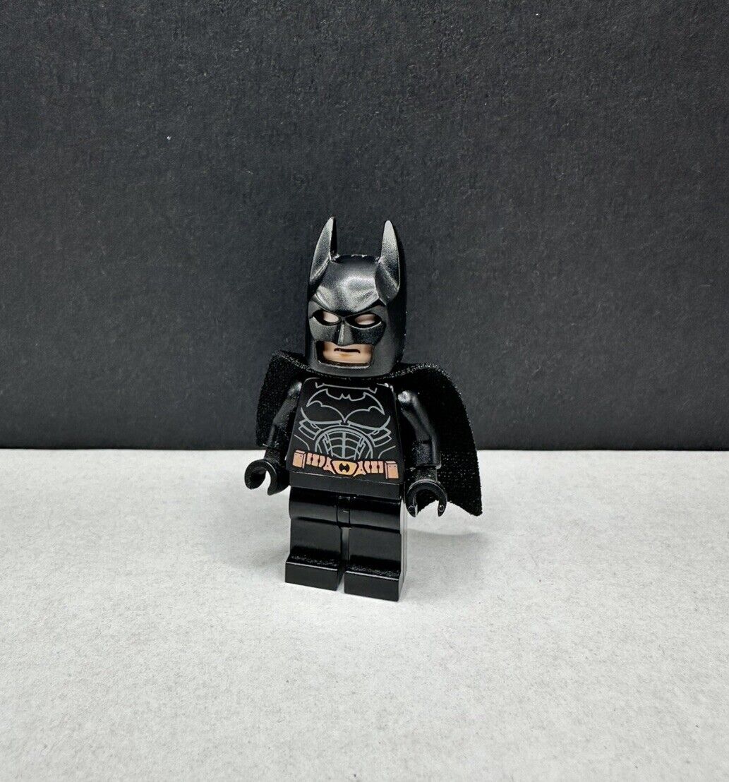 Lego Figure Batman - Black Suit with Copper Belt, Spongy Cape - sh0781 NEW!