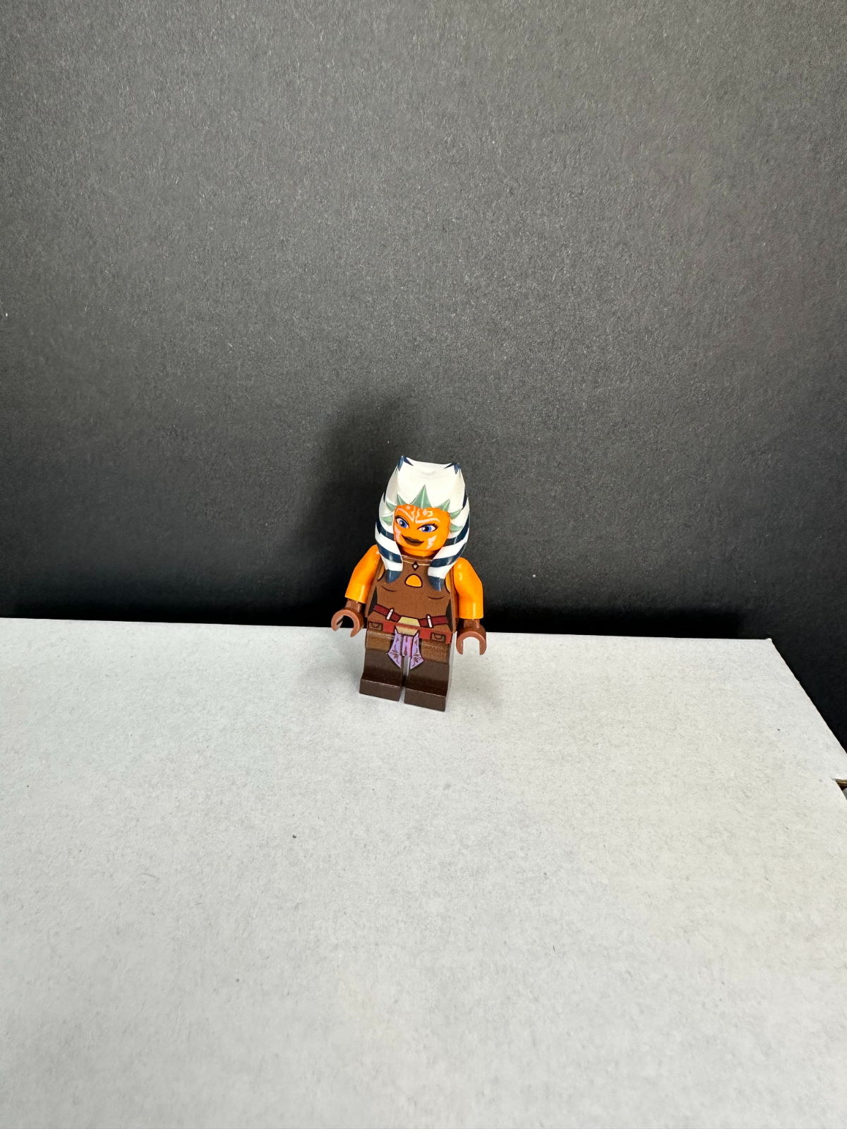 Lego Minifigure Ahsoka Tano Star Wars SW0452 from sets 75046 75013