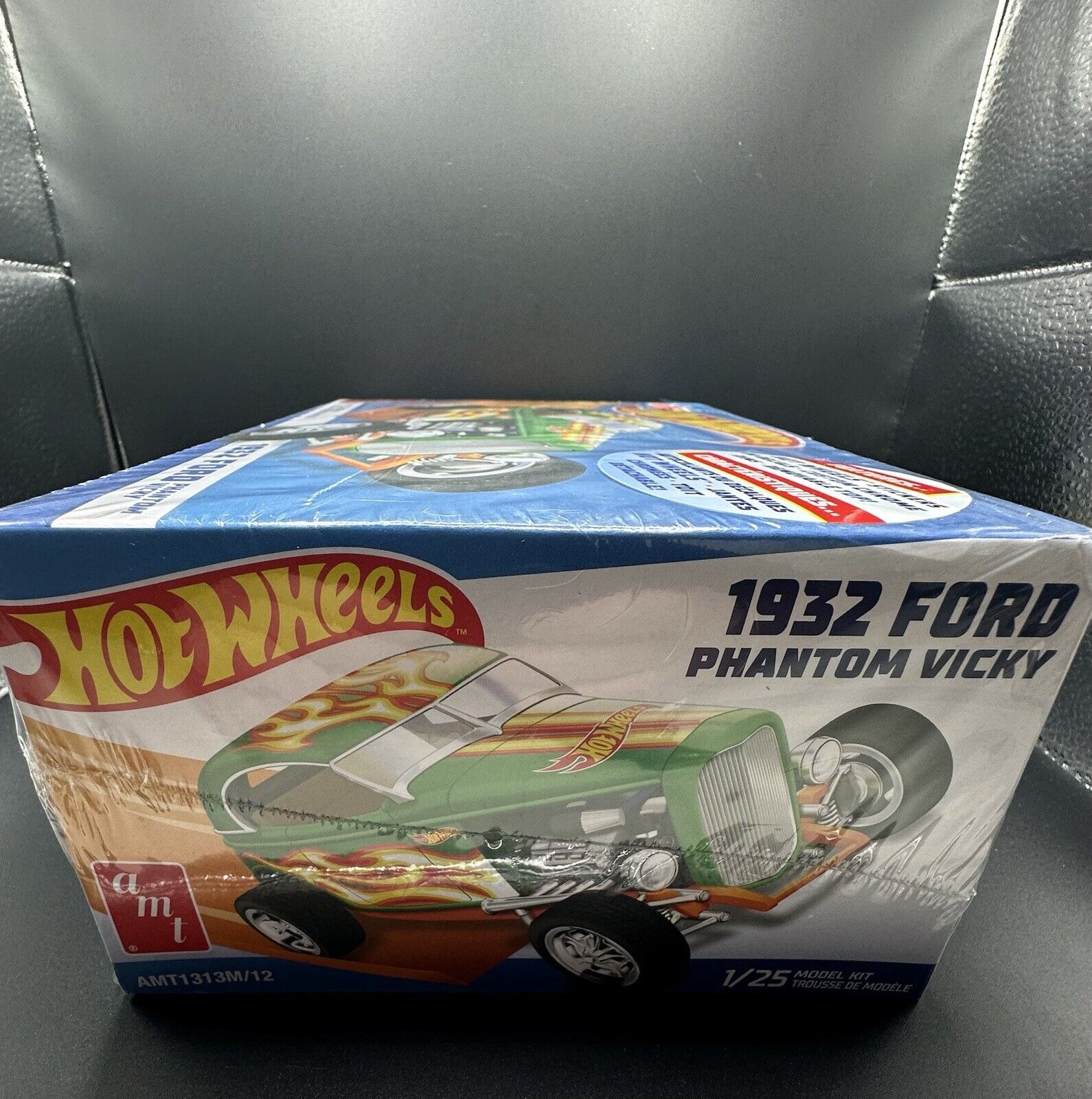 Sealed HOT WHEELS 1932 FORD PHANTOM VICKY 1/25 SCALE MODEL NR  #1 See Desc.